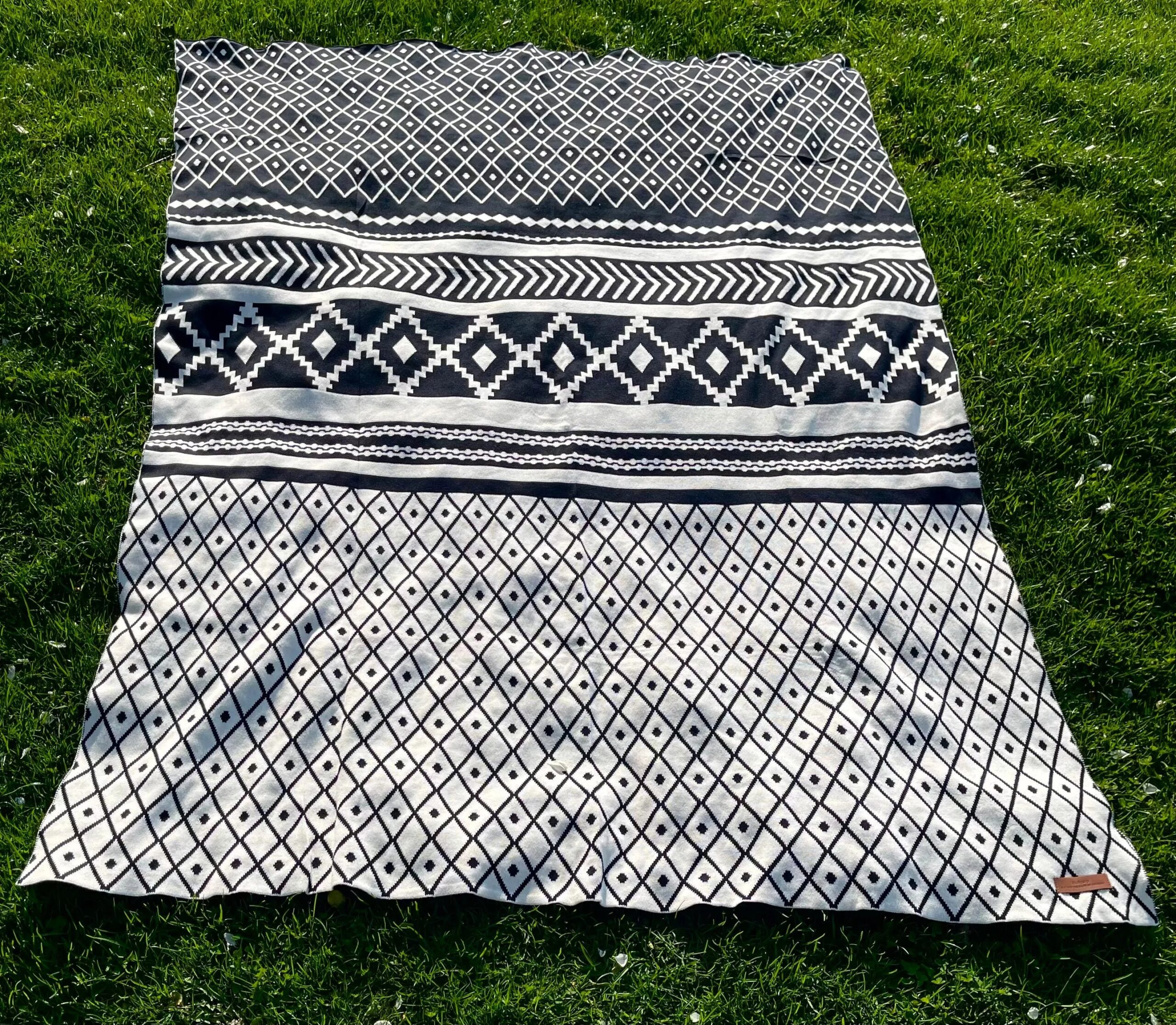 Benevolent Diamond Cotton Throw Blanket - 图片 2