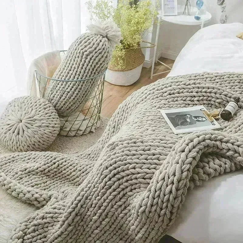 Candy Shape Chunky Knit Throw Pillow - 图片 2