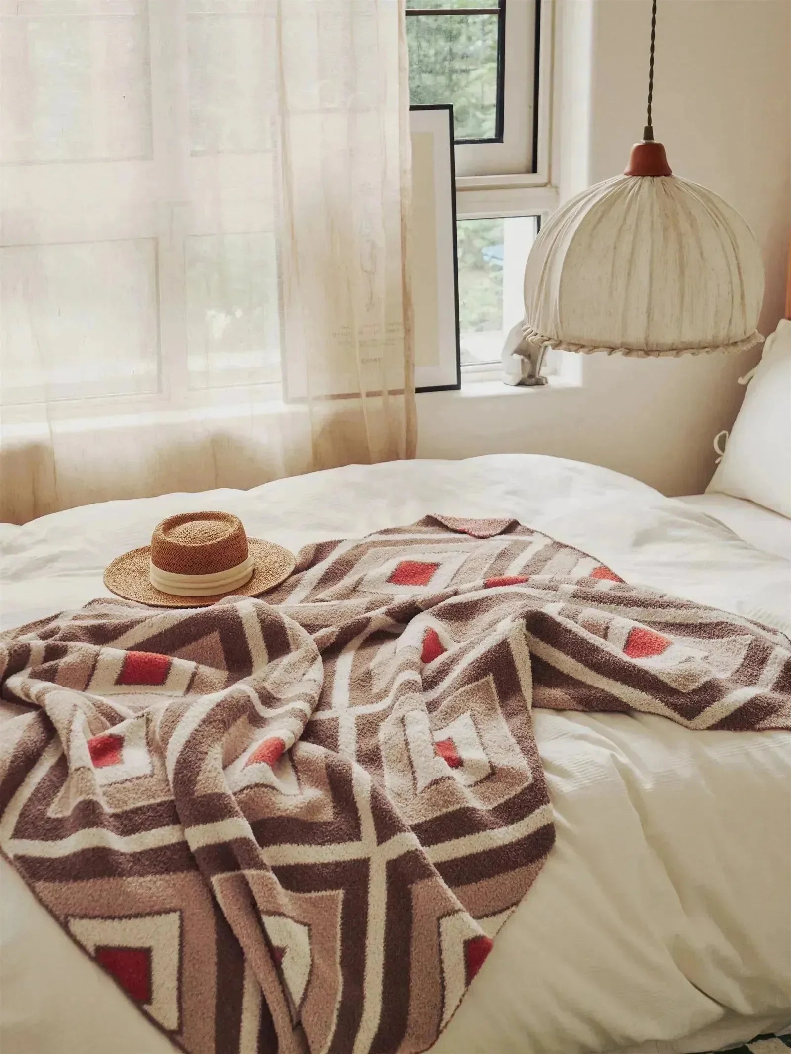 Red Boxed Harmony Throw Blanket - 图片 2